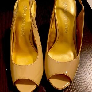 Jones studio dress shoes